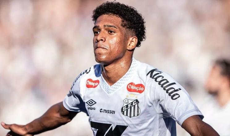 永利官网-每体：巴萨已放弃引进桑托斯左后卫索萨，球员接近转会热刺